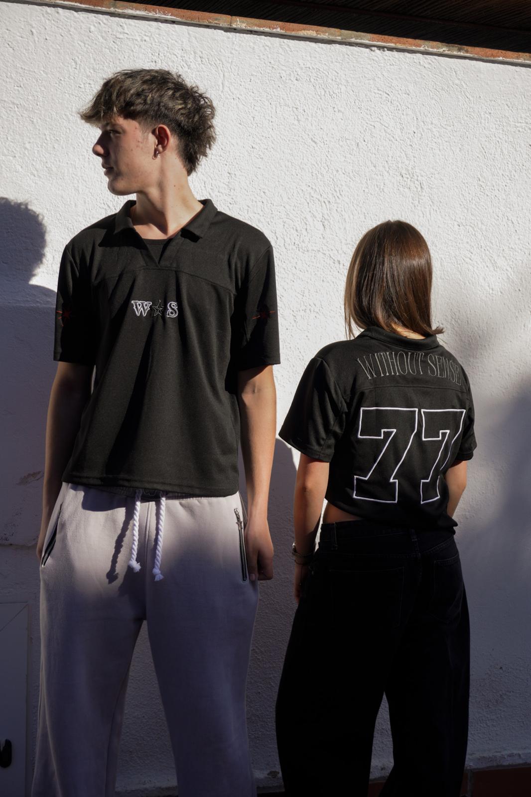 7️⃣7️⃣ POLO-TEE