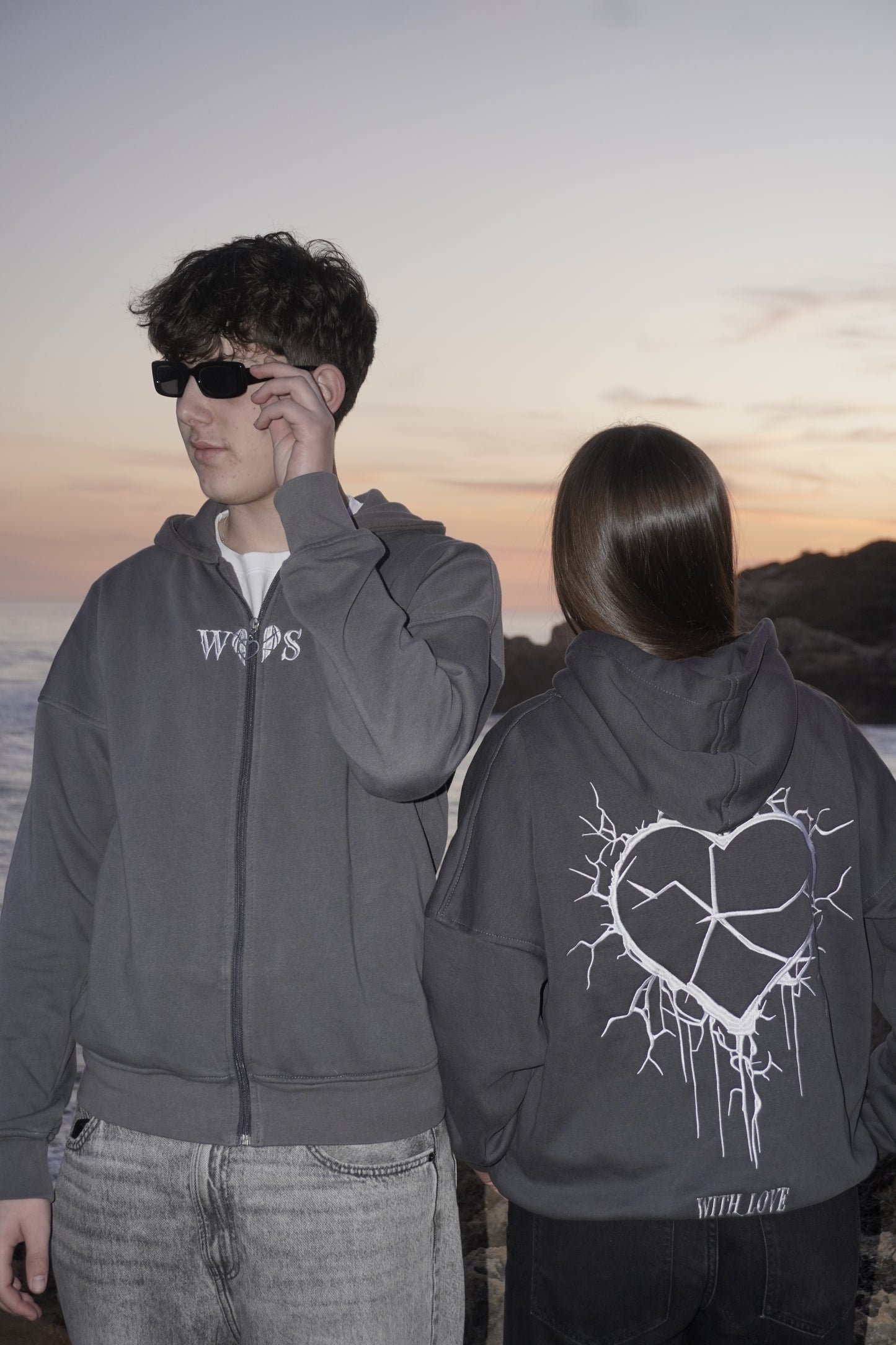CRACKED HEART⛓️‍💥 HOODIE(S)