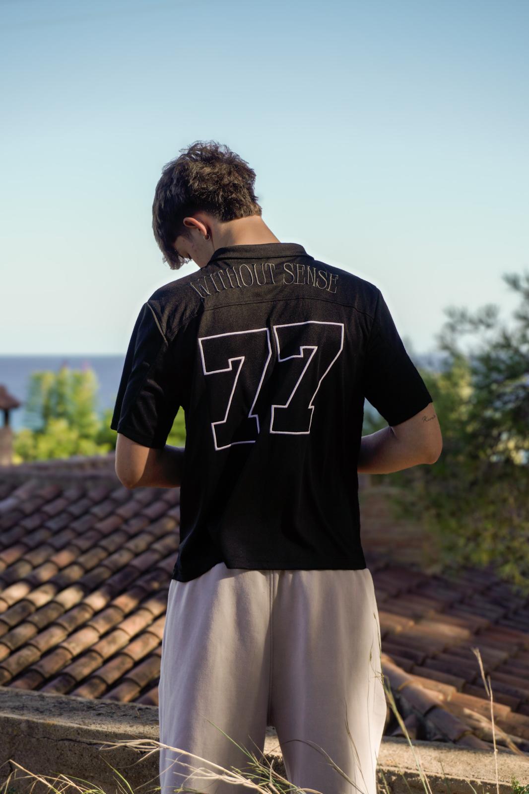 7️⃣7️⃣ POLO-TEE